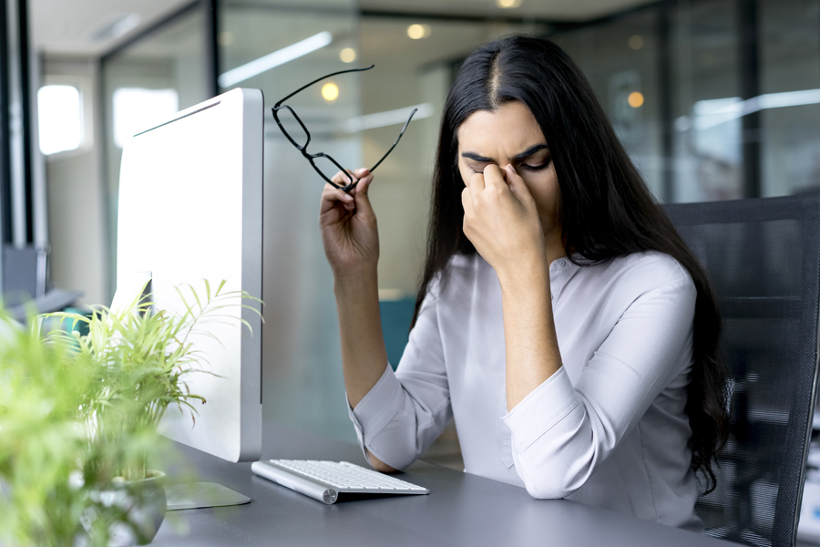 Read more about the article Computer Eye Strain Explained (and How to Avoid It)